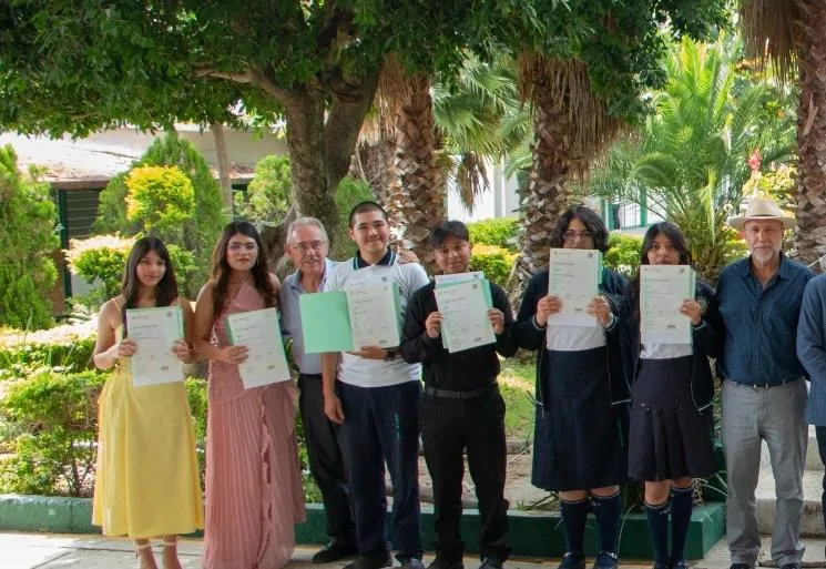 Galería de 6ta entrega de Certificados Cambridge de dominio del idioma Inglés KET A1, PET B1 y FCE B2